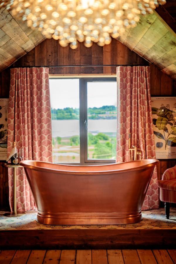 Hotel Glasson Lakehouse 4*