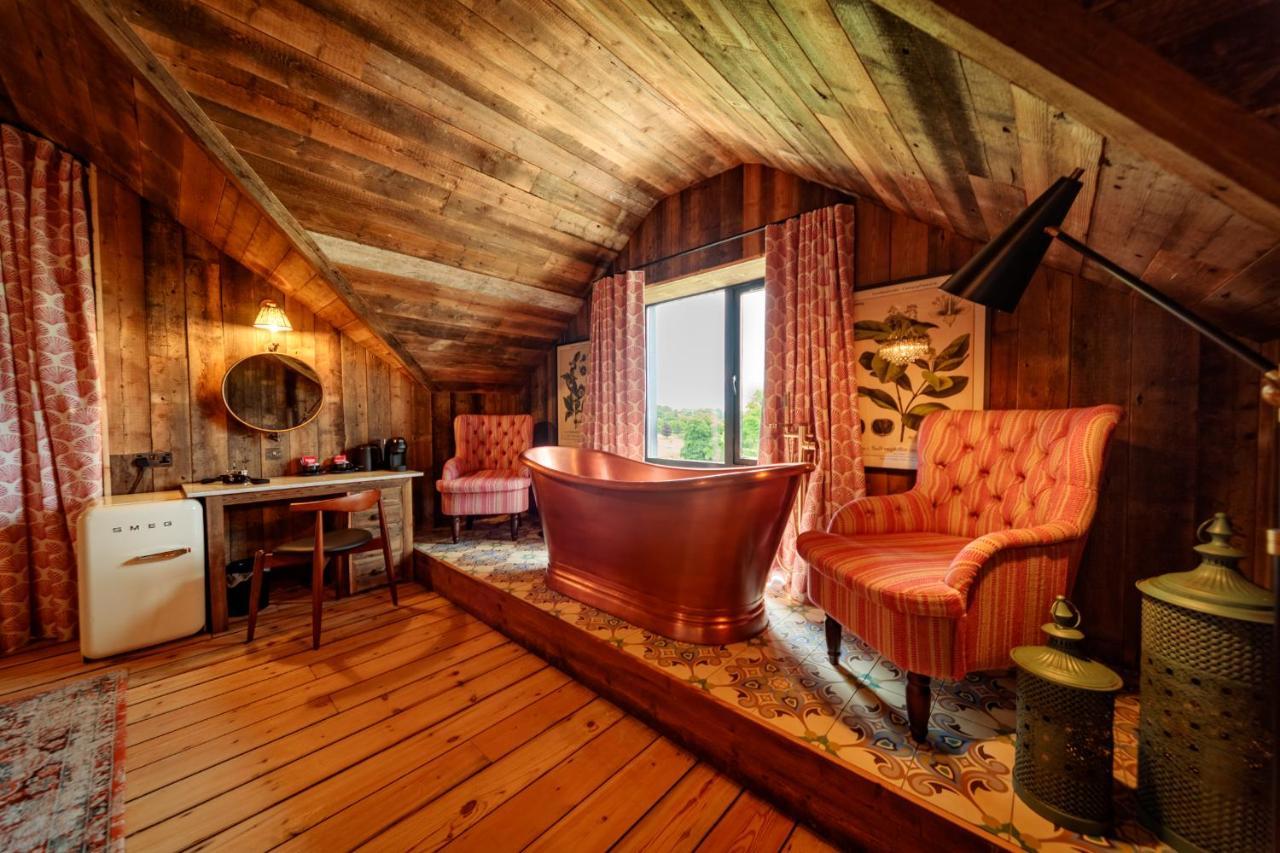 Hotel Glasson Lakehouse 4*